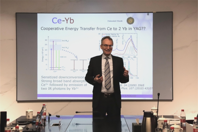 1712538758722145.jpg Andries Meijerink 教授作报告_副本.jpg